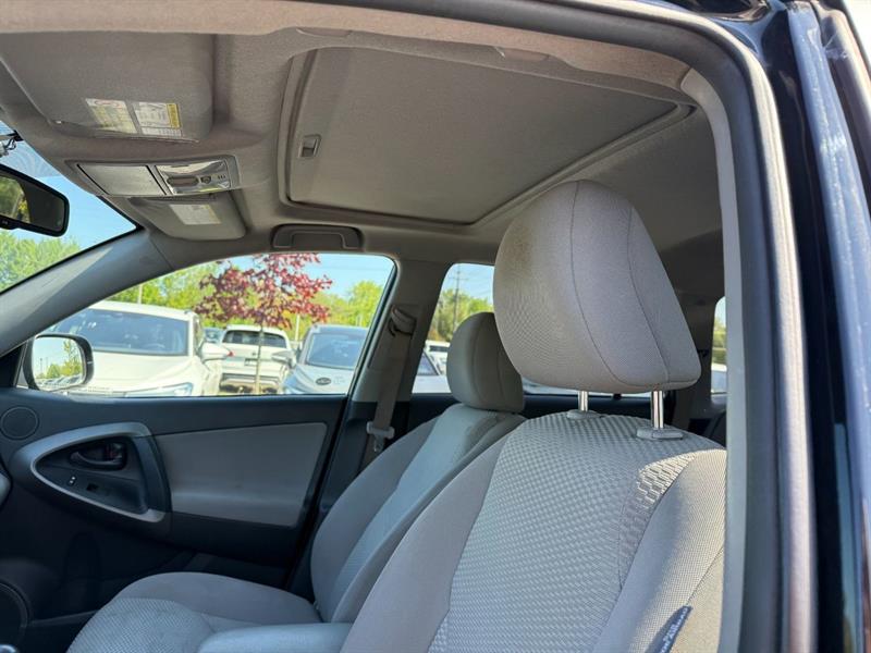 toyota RAV4 2009 - 8