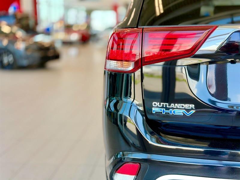 mitsubishi Outlander rechargeable 2020 - 13