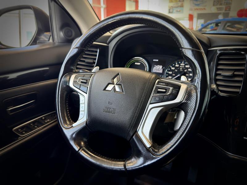 mitsubishi Outlander rechargeable 2020 - 25