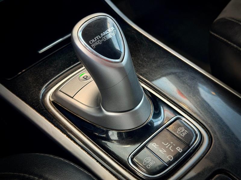 mitsubishi Outlander rechargeable 2020 - 32