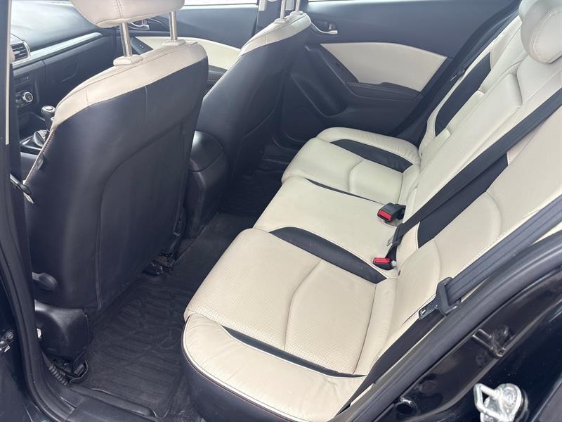 mazda Mazda3 2016 - 25