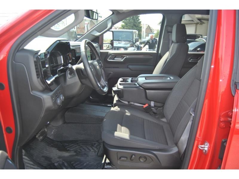 2024 Chevrolet Silverado 2500 - Image 9