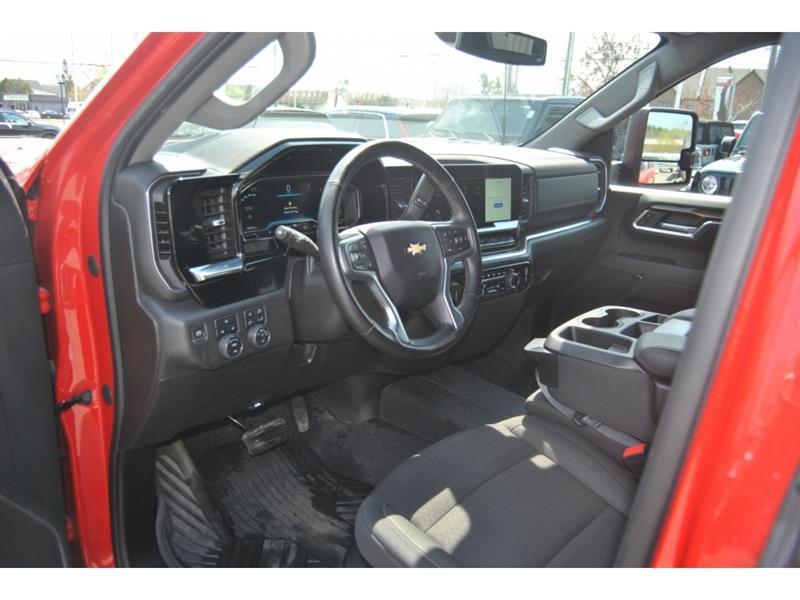 2024 Chevrolet Silverado 2500 - Image 12