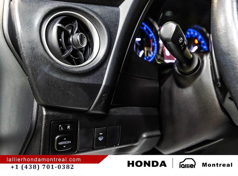 2018 Toyota Corolla - Image 20