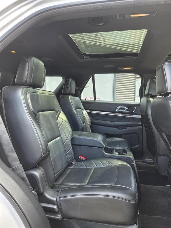 2017 Ford Explorer - Image 12