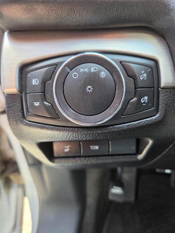 2017 Ford Explorer - Image 21