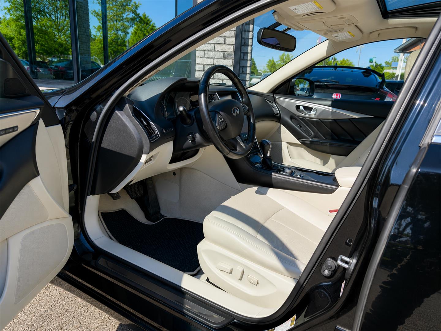 Infiniti Q50 2
