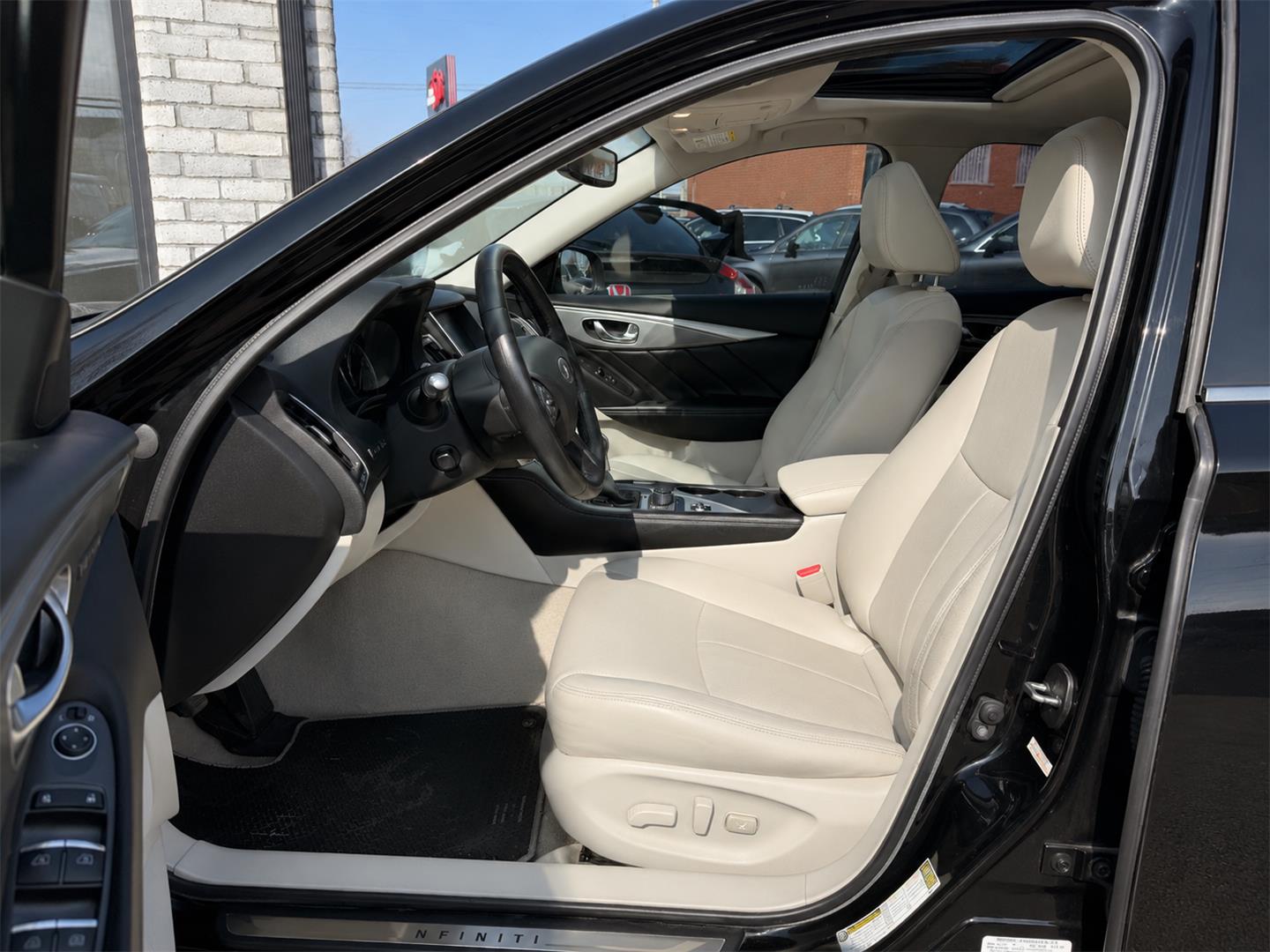 Infiniti Q50 22