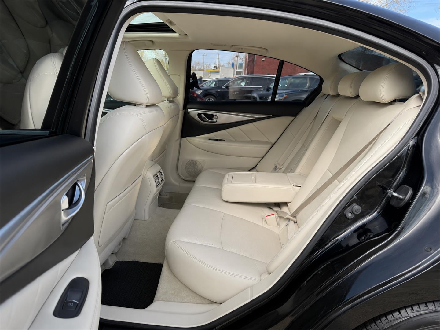 Infiniti Q50 24