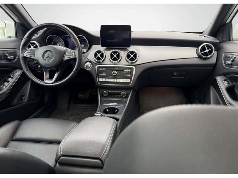 mercedes-benz GLA 2018 - 11