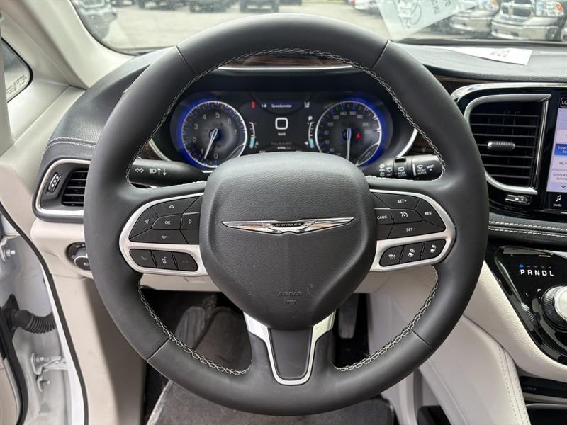 chrysler Pacifica 2024 - 21