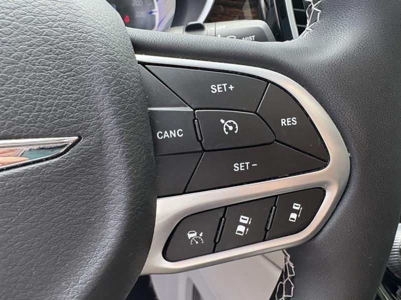 chrysler Pacifica 2024 - 23