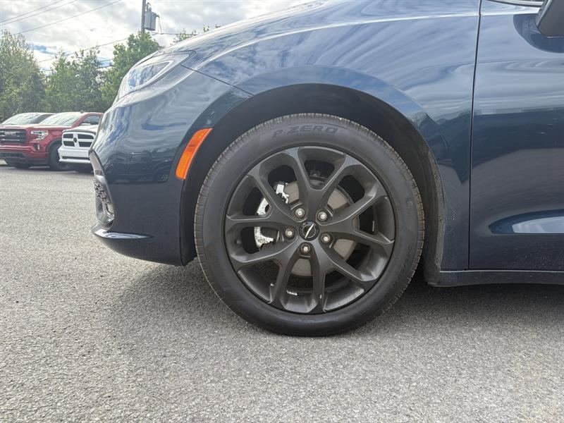 chrysler Pacifica 2024 - 13