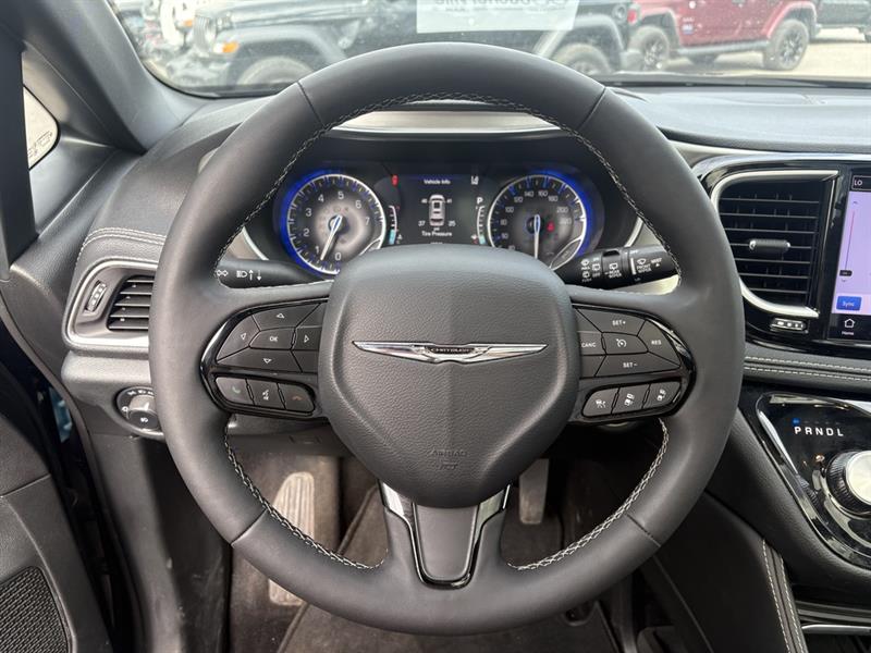 chrysler Pacifica 2024 - 18