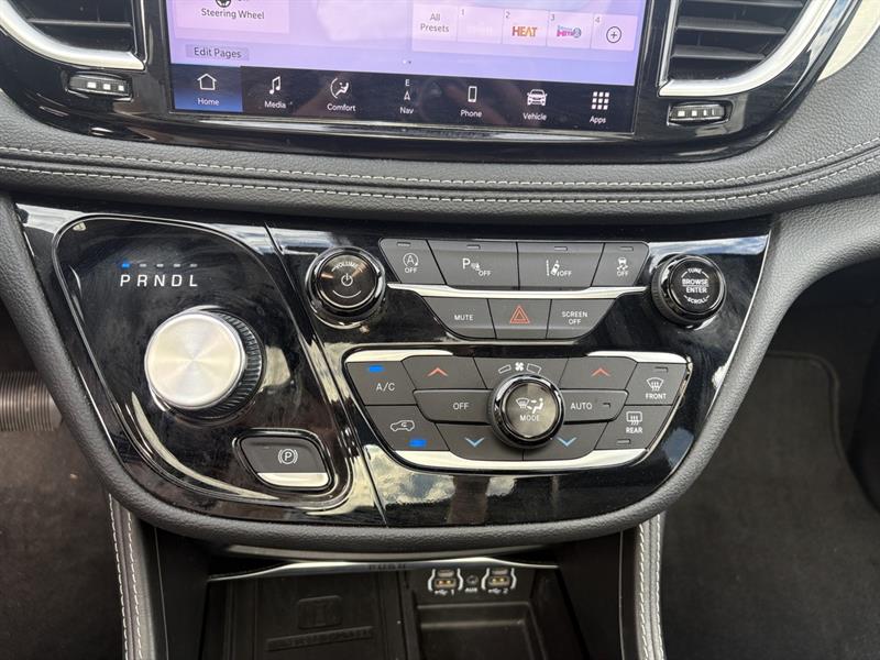 chrysler Pacifica 2024 - 26