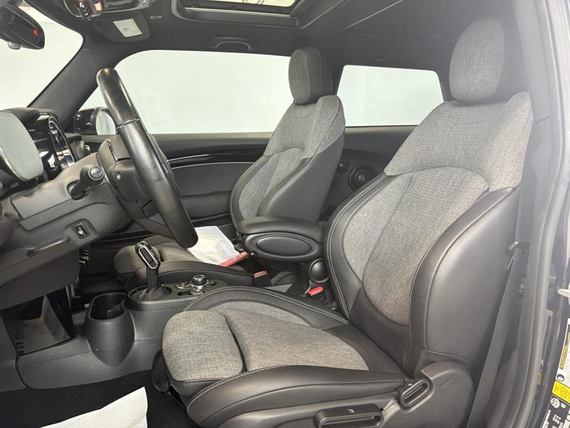 mini Hatchback 2023 - 11