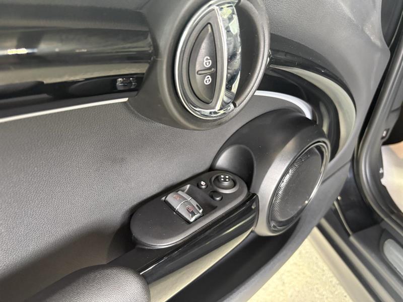 mini Hatchback 2023 - 13