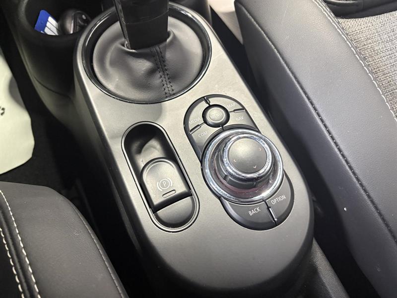 mini Hatchback 2023 - 23