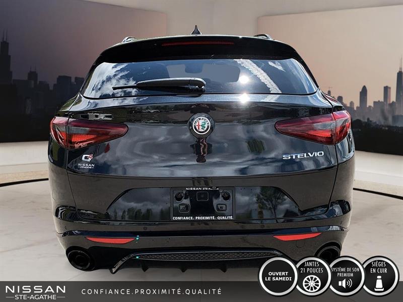 alfa romeo Stelvio 2022 - 3