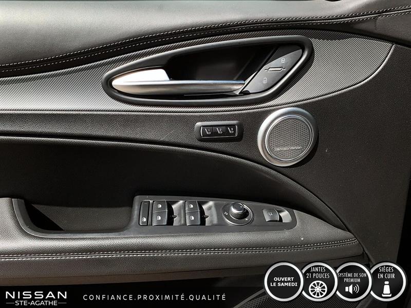 alfa romeo Stelvio 2022 - 14