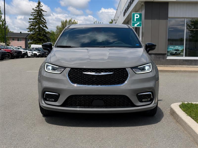chrysler Pacifica 2025 - 9