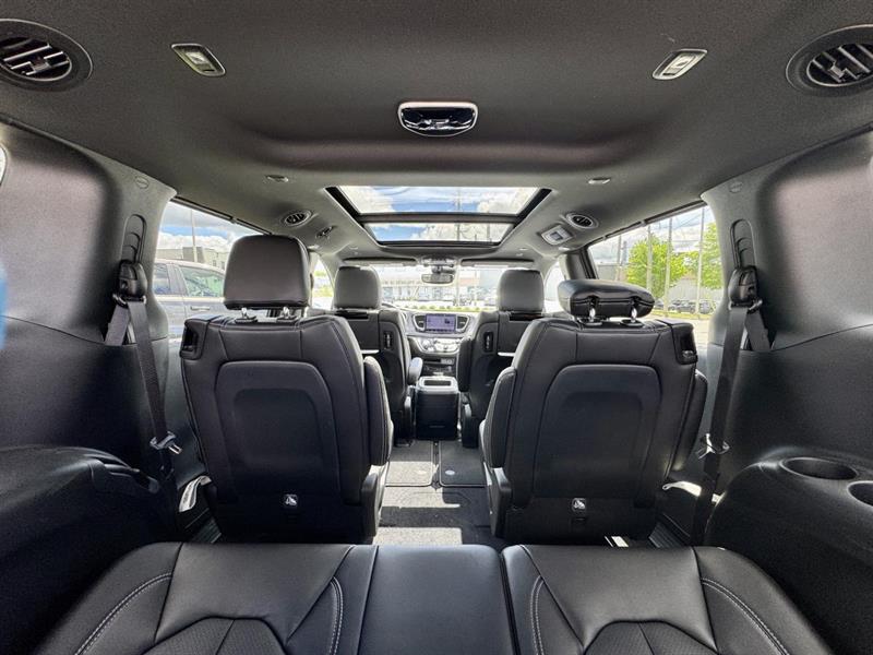 chrysler Pacifica 2025 - 15