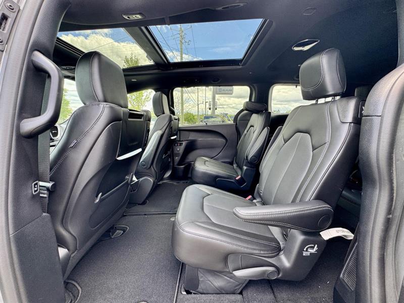 chrysler Pacifica 2025 - 16
