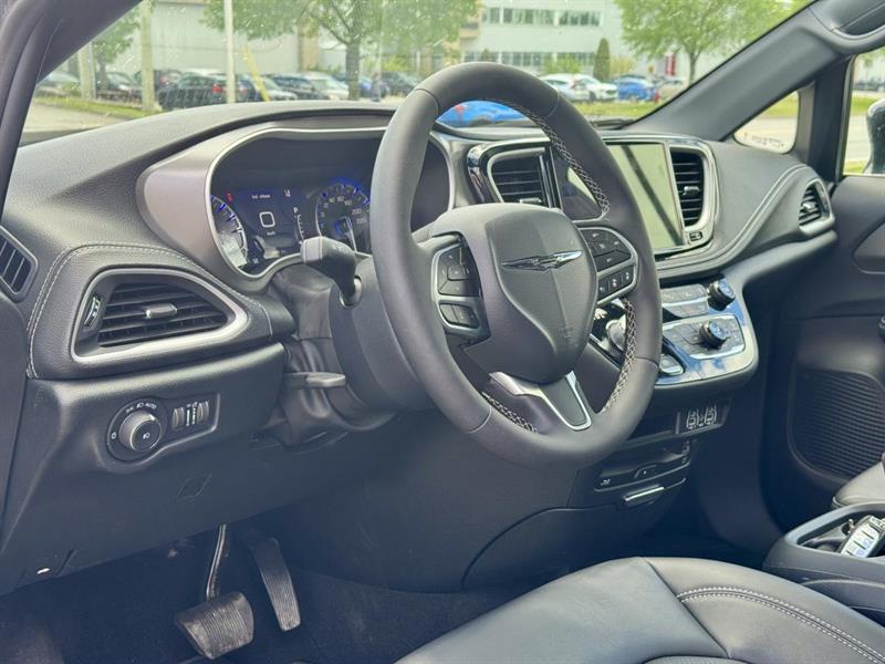 chrysler Pacifica 2025 - 20