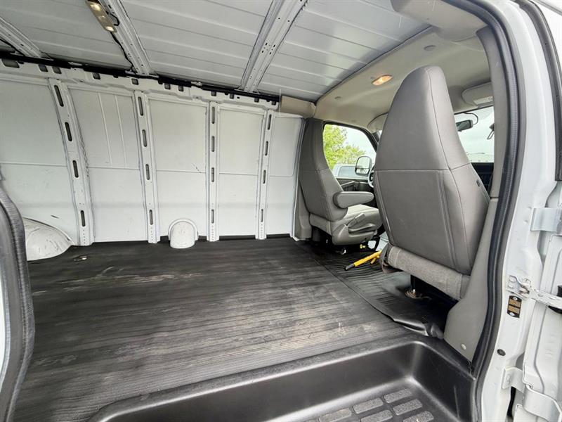 gmc Savana 2023 - 4