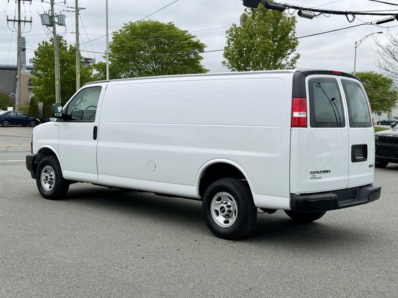gmc Savana 2023 - 9