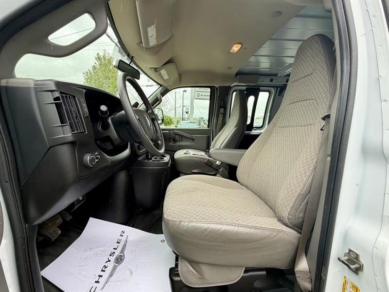 gmc Savana 2023 - 14