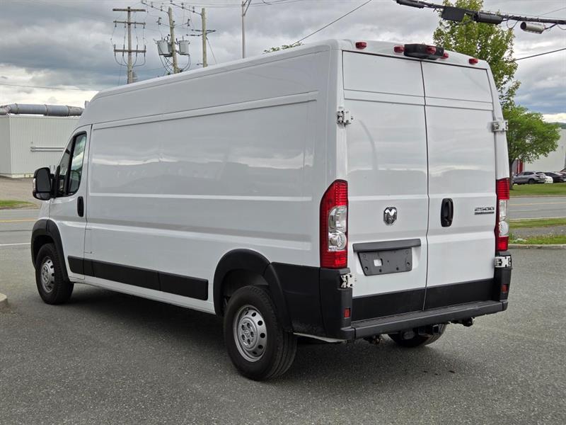 ram ProMaster fourgonnette utilitaire 2023 - 9
