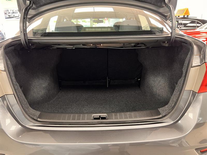 nissan Sentra 2018 - 9