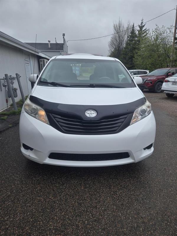 toyota Sienna 2012