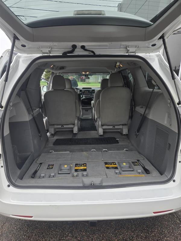 toyota Sienna 2012 - 6