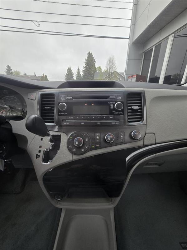 toyota Sienna 2012 - 10