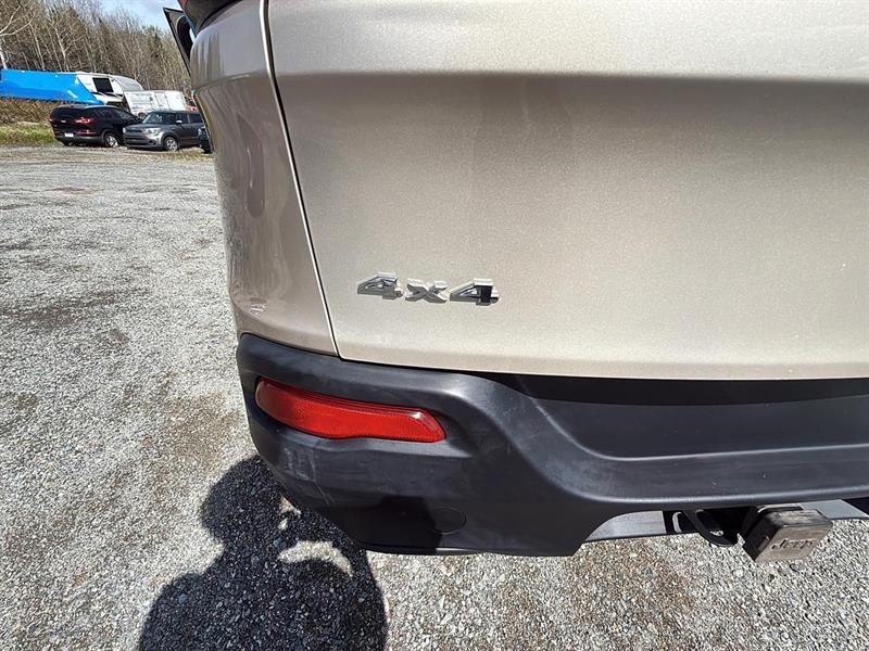 jeep Cherokee 2015 - 24
