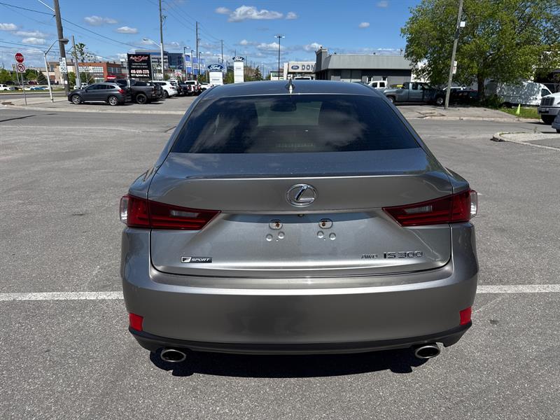 lexus IS 300 2016 - 4