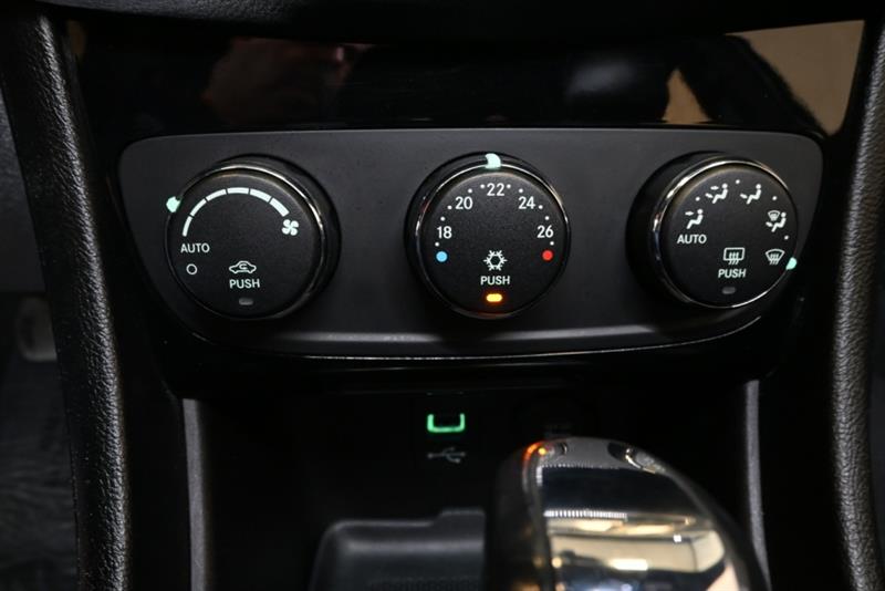 chrysler 200 2013 - 23