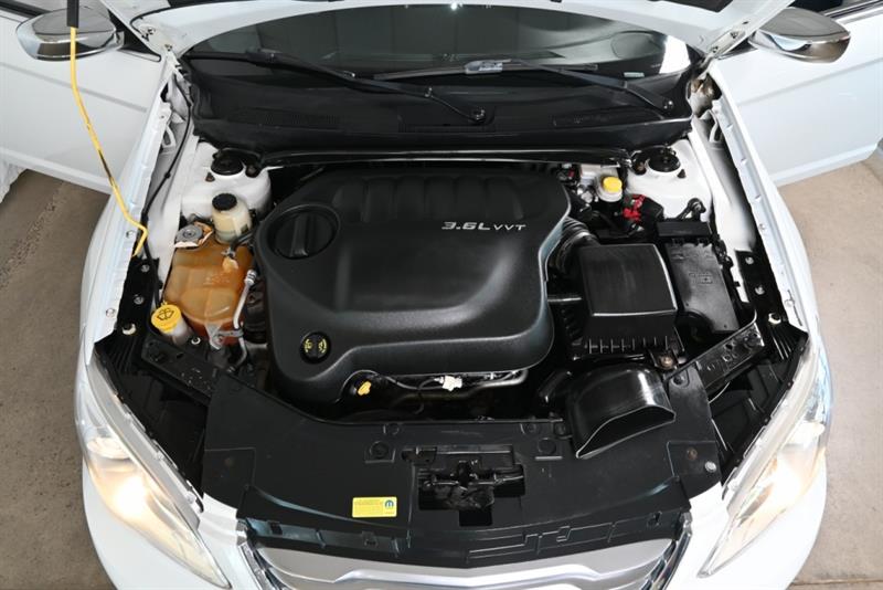 chrysler 200 2013 - 35