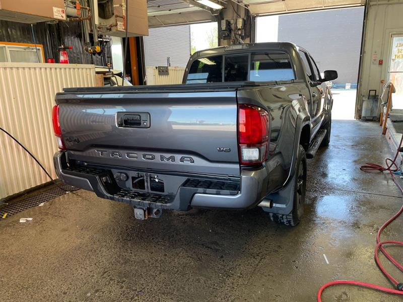 toyota Tacoma 2022 - 8