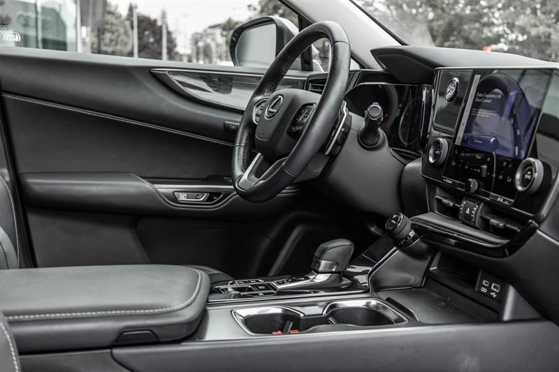 lexus NXH 2023 - 40