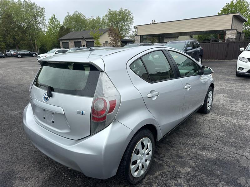 toyota Prius c 2012 - 4