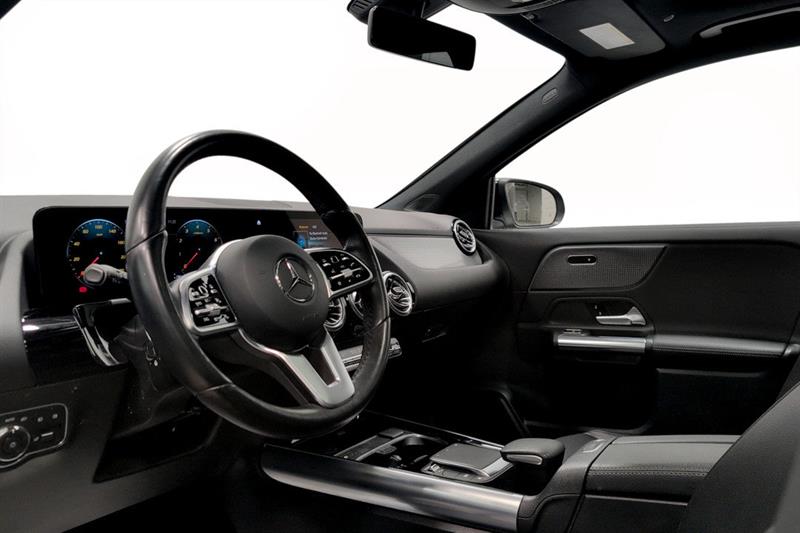 mercedes-benz GLA250 2023 - 6