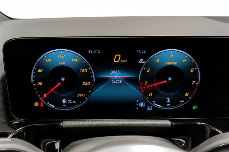 mercedes-benz GLA250 2023 - 13