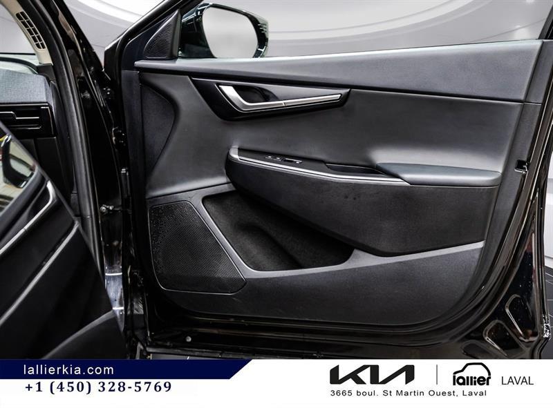 2022 Kia EV6 - Image 16