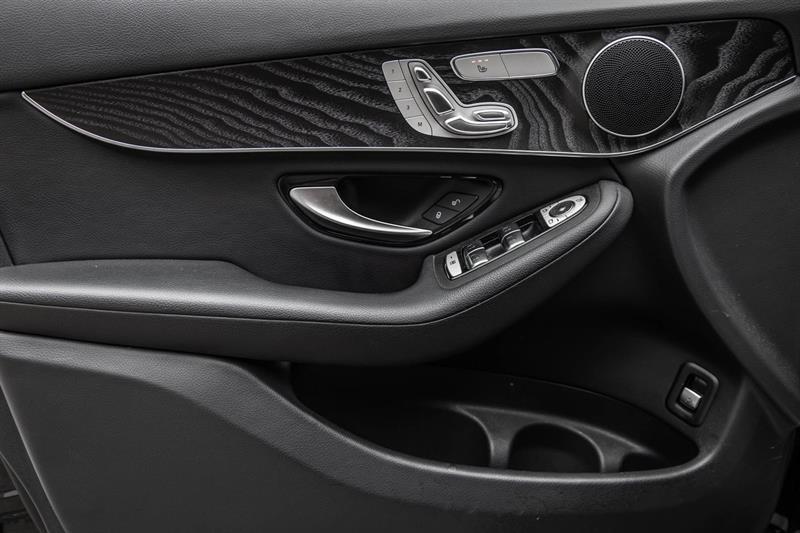 2022 Mercedes-Benz GLC - Image 21
