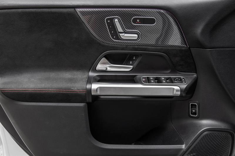2023 Mercedes-Benz GLB - Image 20