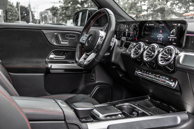 2023 Mercedes-Benz GLB - Image 42