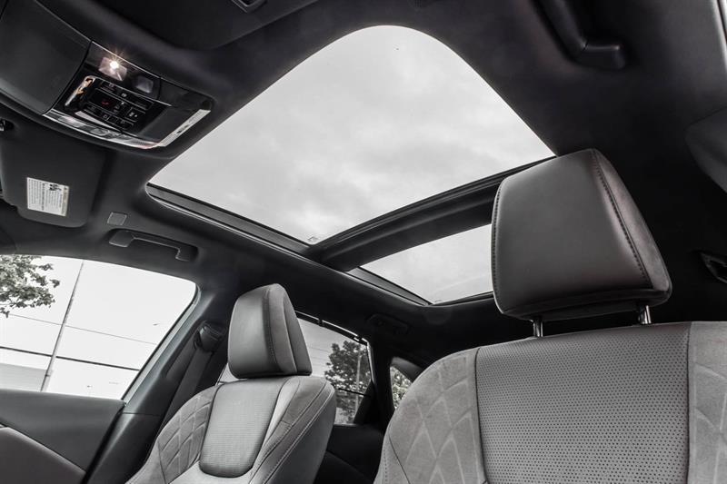 2025 Lexus RX - Image 35